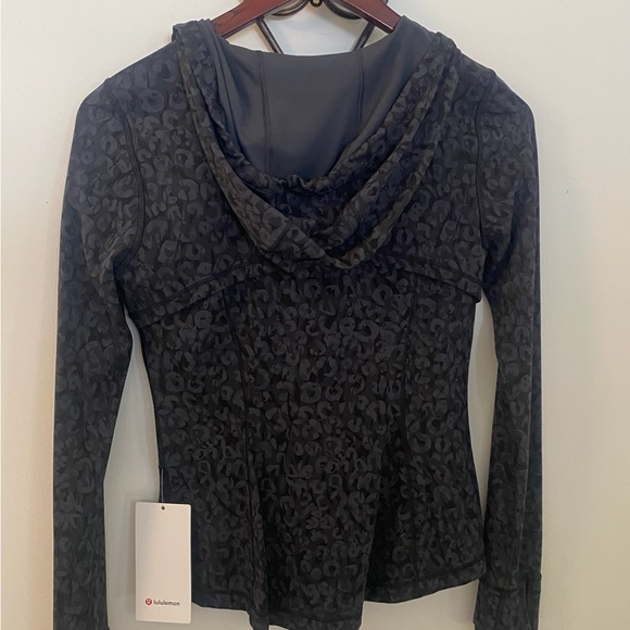 Lululemon defined hooded jacket size 8 - Picture 5 of 10